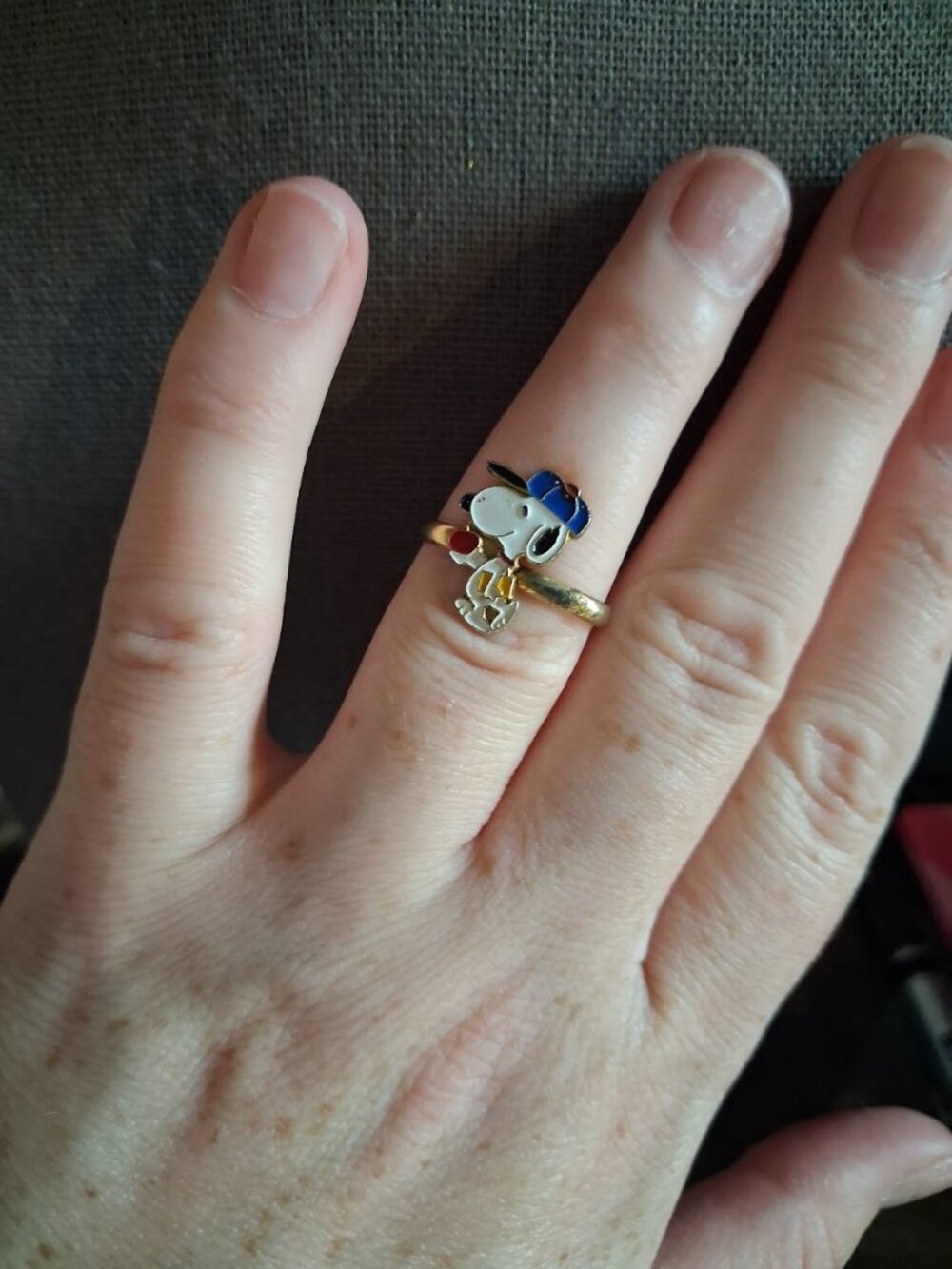 Sizeable Snoopy ring